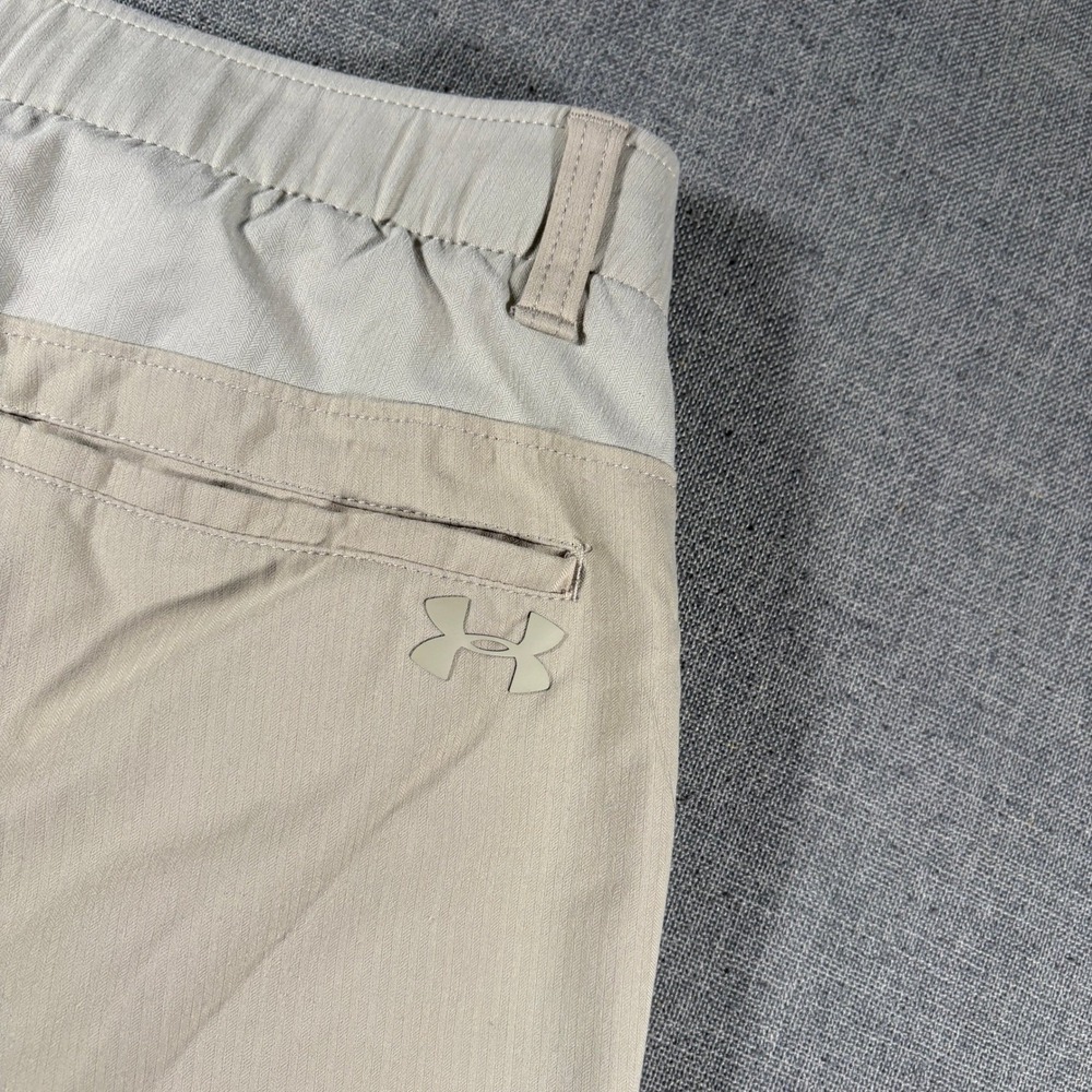 Under Armour Golf Shorts Mens 34 Tan HeatGear Herringbone Performance Sport